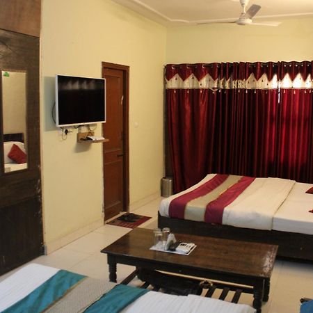 Hotel Diamond Leaf Chandigarh Exterior photo