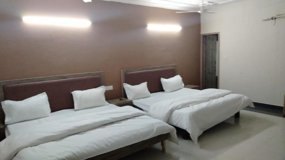 Hotel Diamond Leaf Chandigarh Room photo
