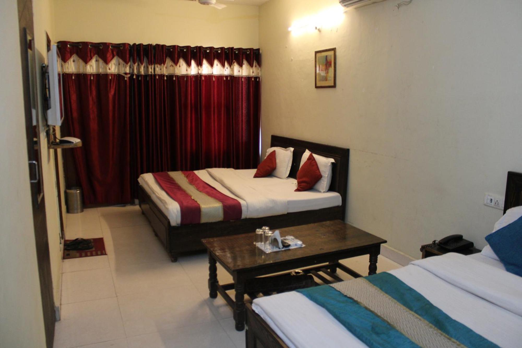 Hotel Diamond Leaf Chandigarh Exterior photo